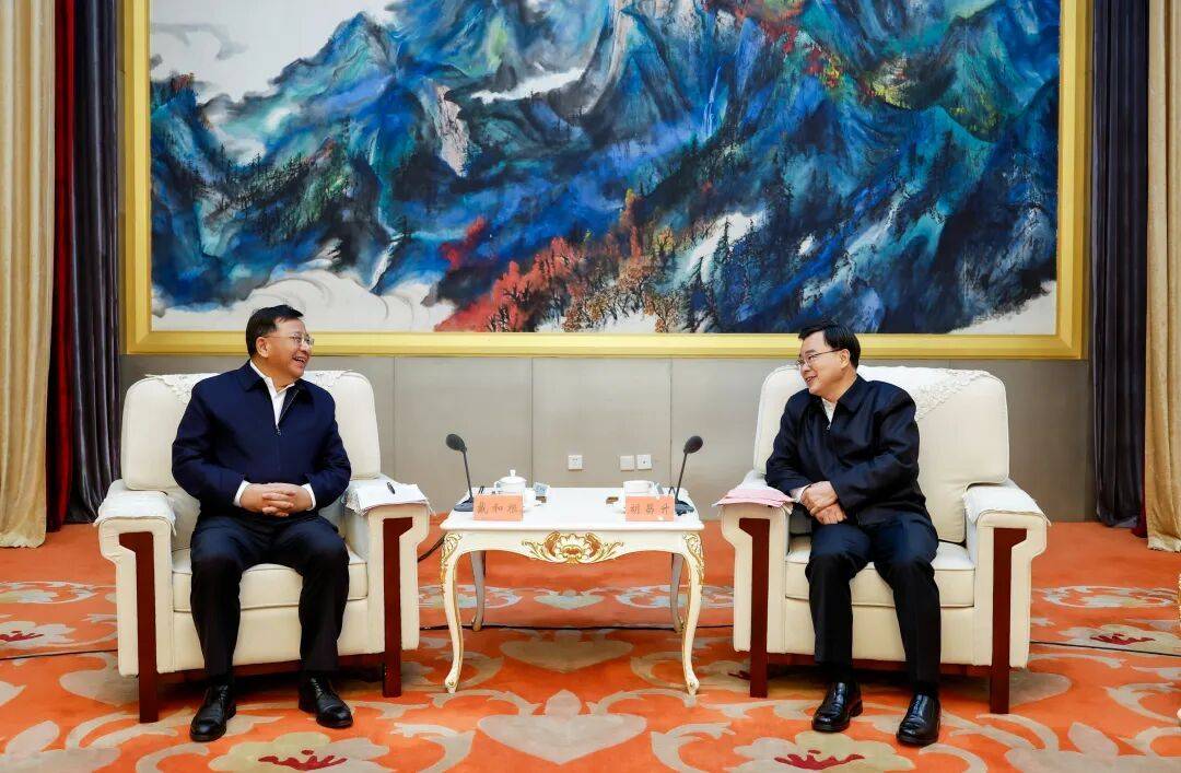 戴和根与甘肃省委书记、省人大常委会主任胡昌升举行会谈